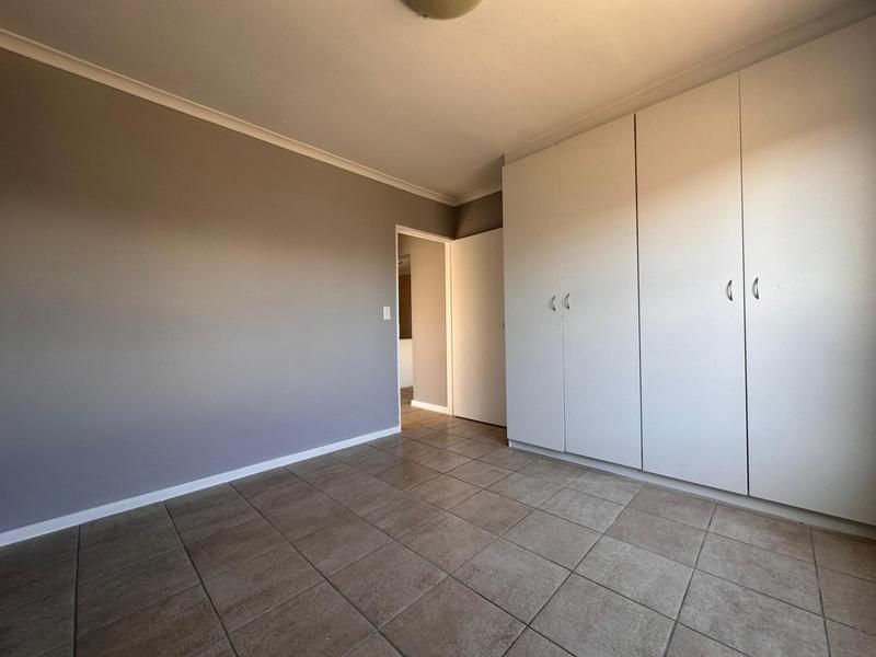 To Let 2 Bedroom Property for Rent in Guldenland Western Cape